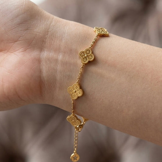 Four-Petal Clover Charm Bracelet